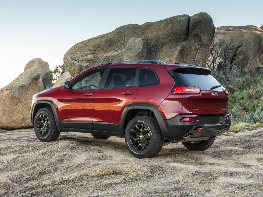  Jeep Cherokee Trailhawk 2013 года  (фото 2 из 31)
